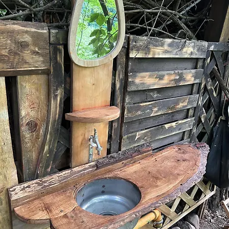 Waldfloß Botel Zieko